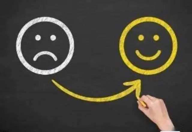 上海市场监管部门连夜行动!直击“被操纵的口碑”调查现场