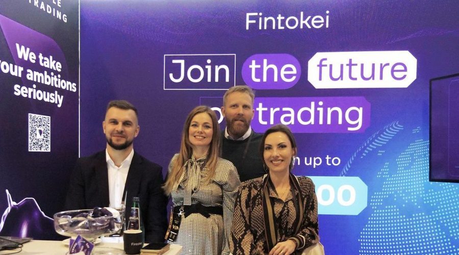 台积电(TSM.US)业绩稳健却面临双重挑战，估值高企竞争加剧