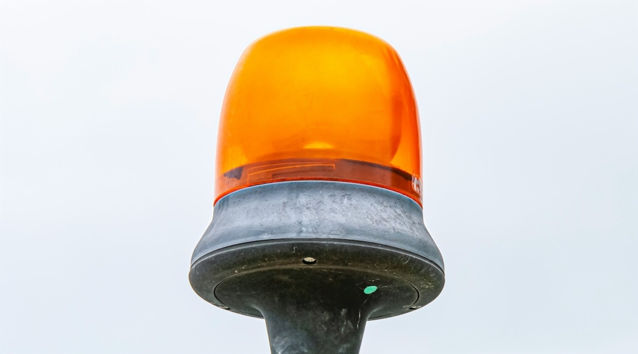 美股强劲回升30%！华尔街空头调整策略，“顽固多头”逆袭