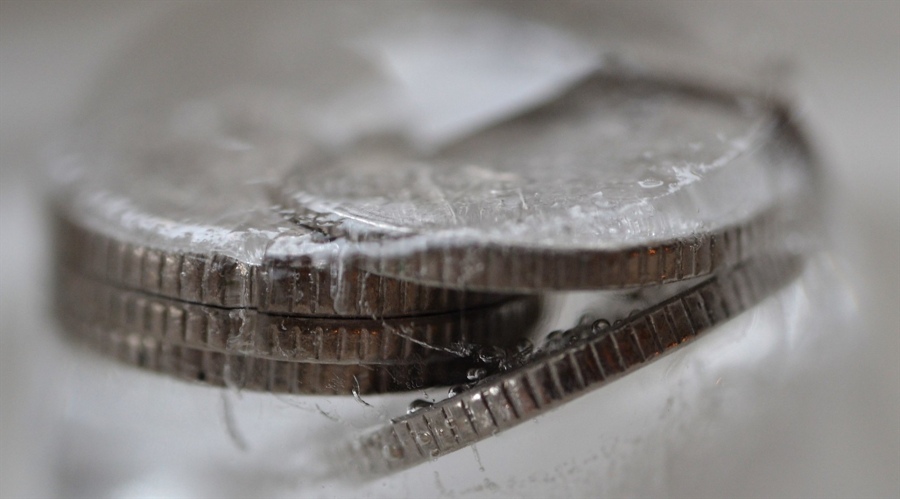 金价或将上涨?老铺黄金(06181)年内再度提价