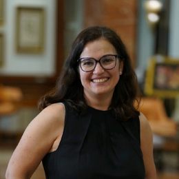 乘联分会：预计2025年乘用车零售2435万辆 同比增长6%