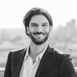 “AI+SaaS”黄金十年加速开启——金蝶国际（00268）的增长逻辑与产业启示